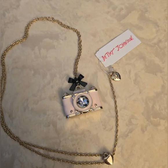 Betsey Johnson Pink Camera Pendant Necklace with Black Bow NWT! Rare! - Picture 12 of 16